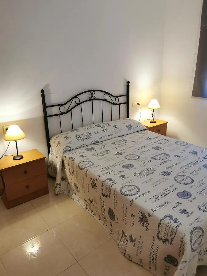 Konukevi Hostal Residencia Celma Sant Carlos de la Ràpita
